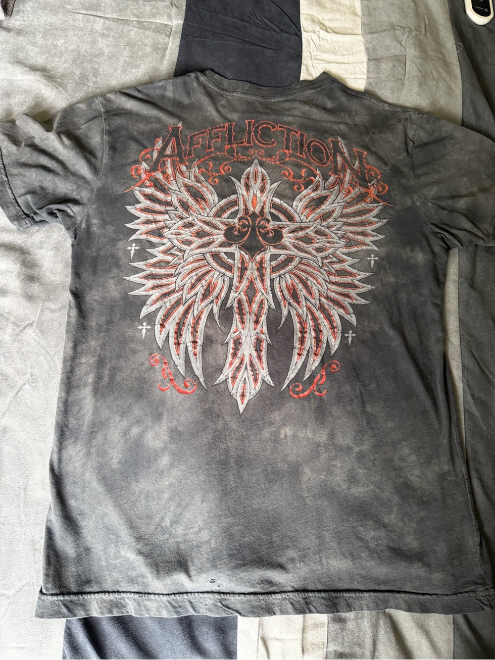 Affliction Men's Gray Distressed Graphic T-Shirt